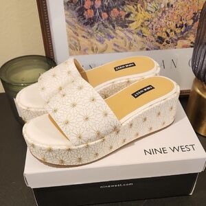 Nine West White and Gold Platform Slides